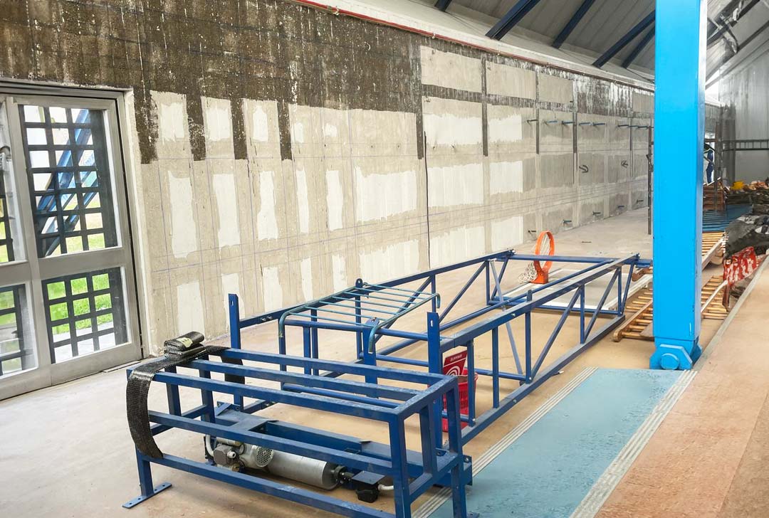 Lavori di adeguamento sismico del Palazzetto dello Sport di Travagliato BS mediante opere di riparazione, rinforzo e adeguamento sismico di strutture in muratura mediante posa di fibre di carbonio Lavori di adeguamento sismico del Palazzetto dello Sport di Travagliato BS mediante opere di riparazione, rinforzo e adeguamento sismico di strutture in muratura mediante posa di fibre di carbonio