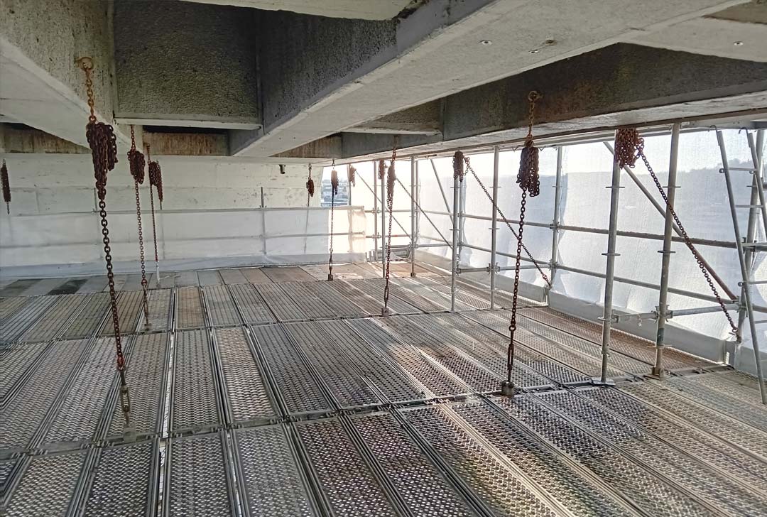 Lavori di adeguamento strutturale e messa in sicurezza del viadotto ferroviario del comune di Desenzano del Garda Lavori di adeguamento strutturale e messa in sicurezza del viadotto ferroviario del comune di Desenzano del Garda