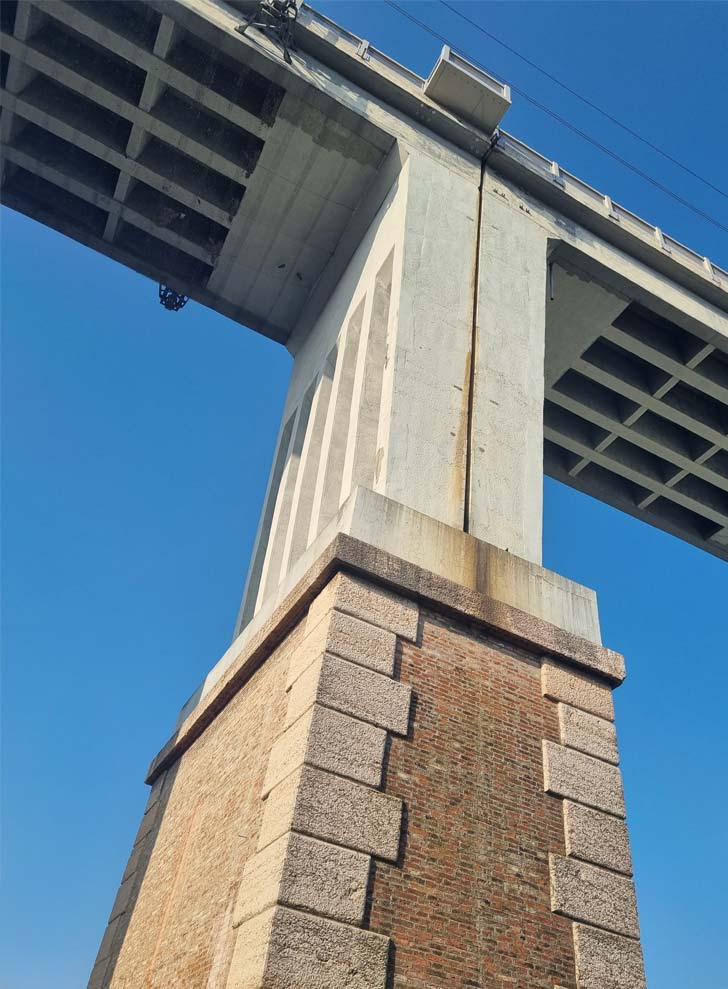 Lavori di adeguamento strutturale e messa in sicurezza del viadotto ferroviario del comune di Desenzano del Garda Lavori di adeguamento strutturale e messa in sicurezza del viadotto ferroviario del comune di Desenzano del Garda
