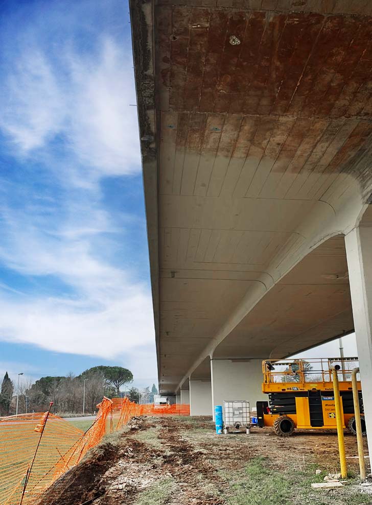 Lavori di manutenzione straordinaria nel Viadotto IV Stormo Caccia, al km 17+452 della S.S. 55 “Dell’Isonzo” a Gorizia Lavori di manutenzione straordinaria nel Viadotto IV Stormo Caccia, al km 17+452 della S.S. 55 “Dell’Isonzo” a Gorizia