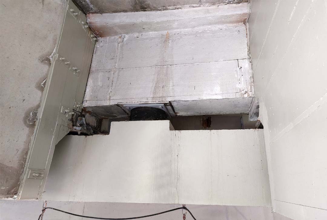 Sollevamento dal basso di testate di impalcati di ponti e viadotti Sollevamento dal basso di testate di impalcati di ponti e viadotti